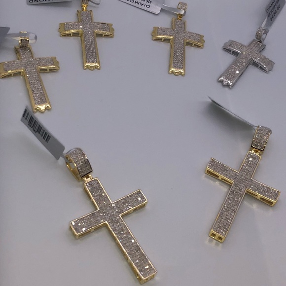 Real diamond Cross pendant Black Friday sale notCZ comes w/Authenticity card 1ct - Picture 7 of 9